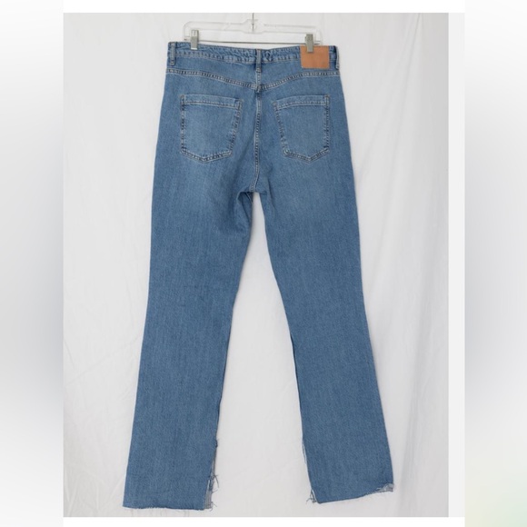 ✨NWOT | Zara | High Rise Slim Flare Split Hem Medium wash Jeans - Picture 8 of 13